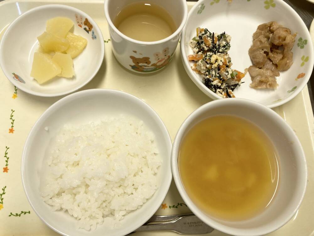 🌷今日の給食🌷