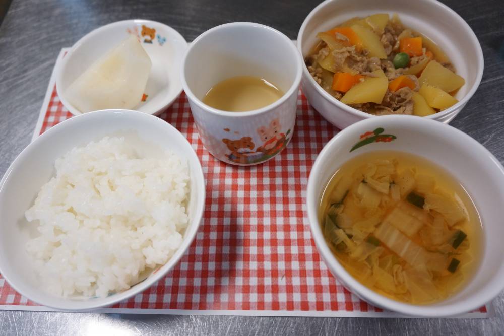 🌷今日の給食🌷