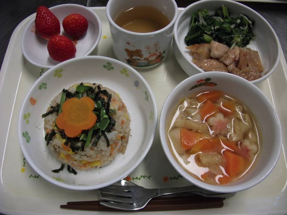 🌷今日の給食🌷