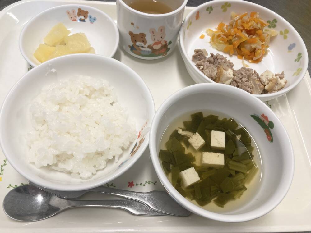 🌷今日の給食🌷