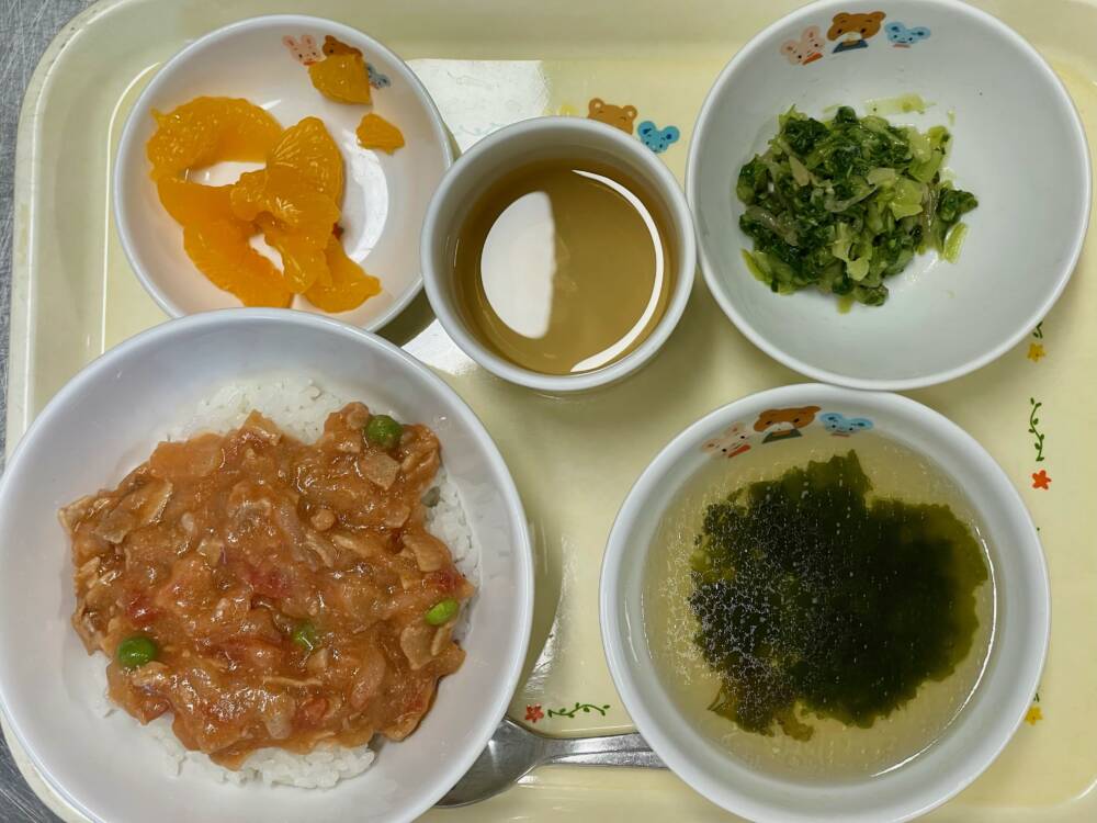 🌷今日の給食🌷