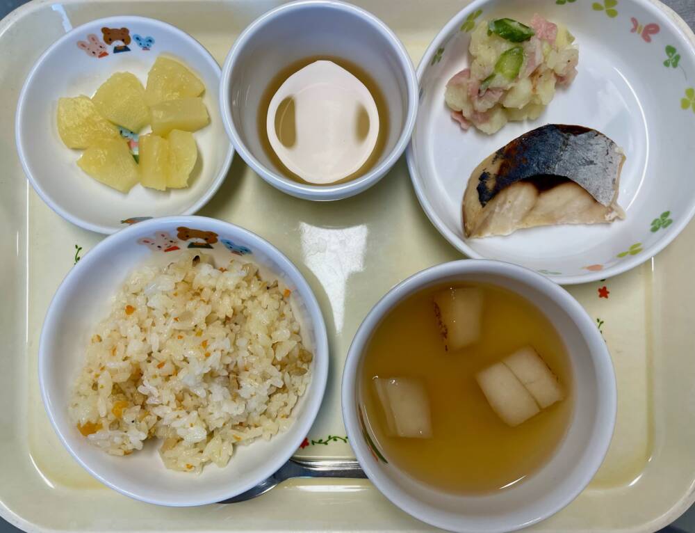 🌷今日の給食🌷