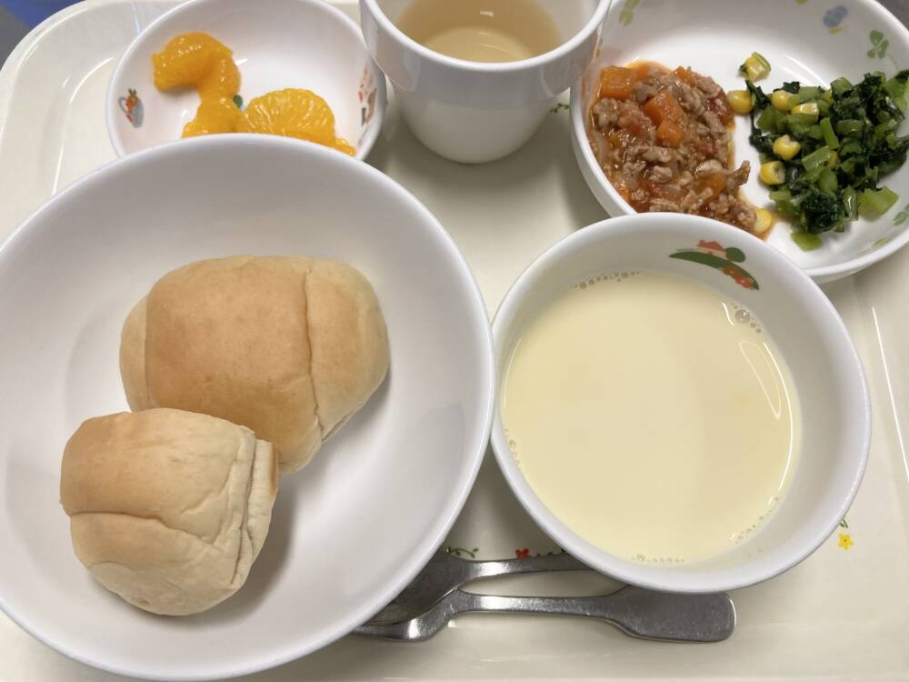 🌷今日の給食🌷