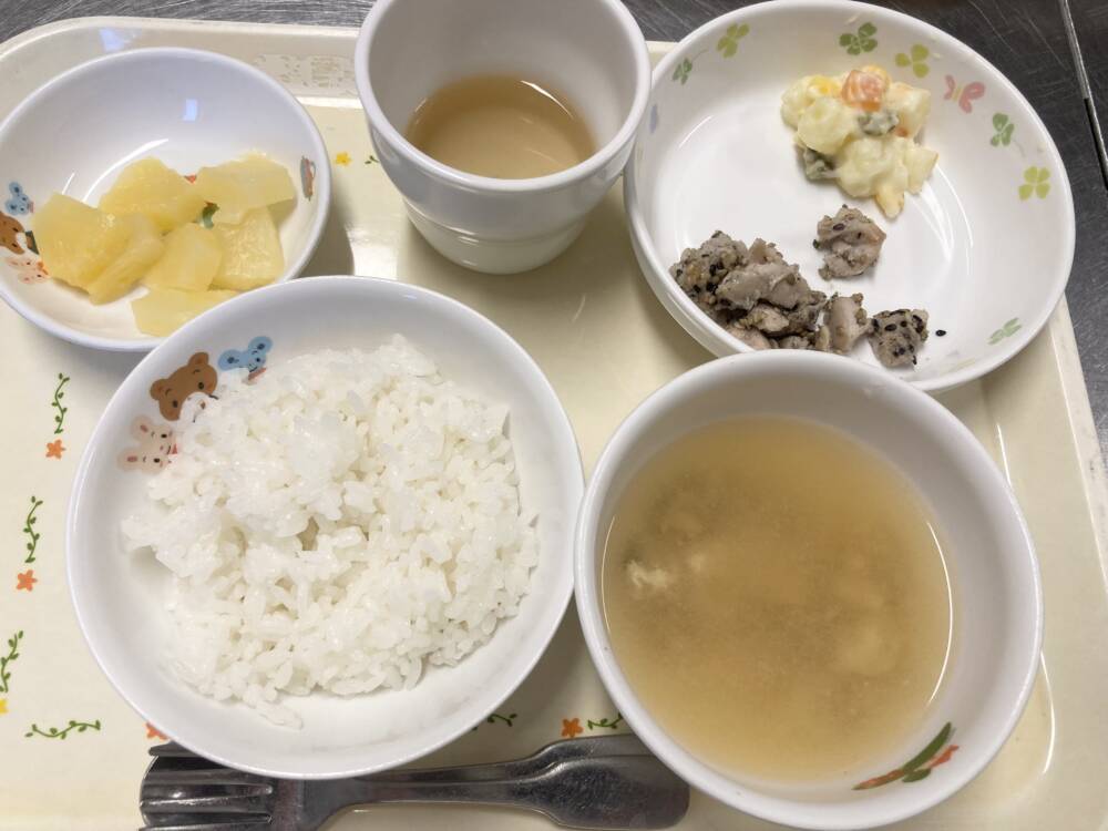 🌷今日の給食🌷