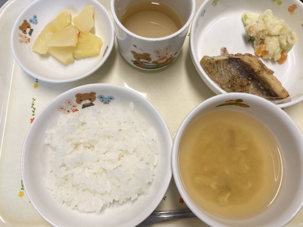 🌷今日の給食🌷