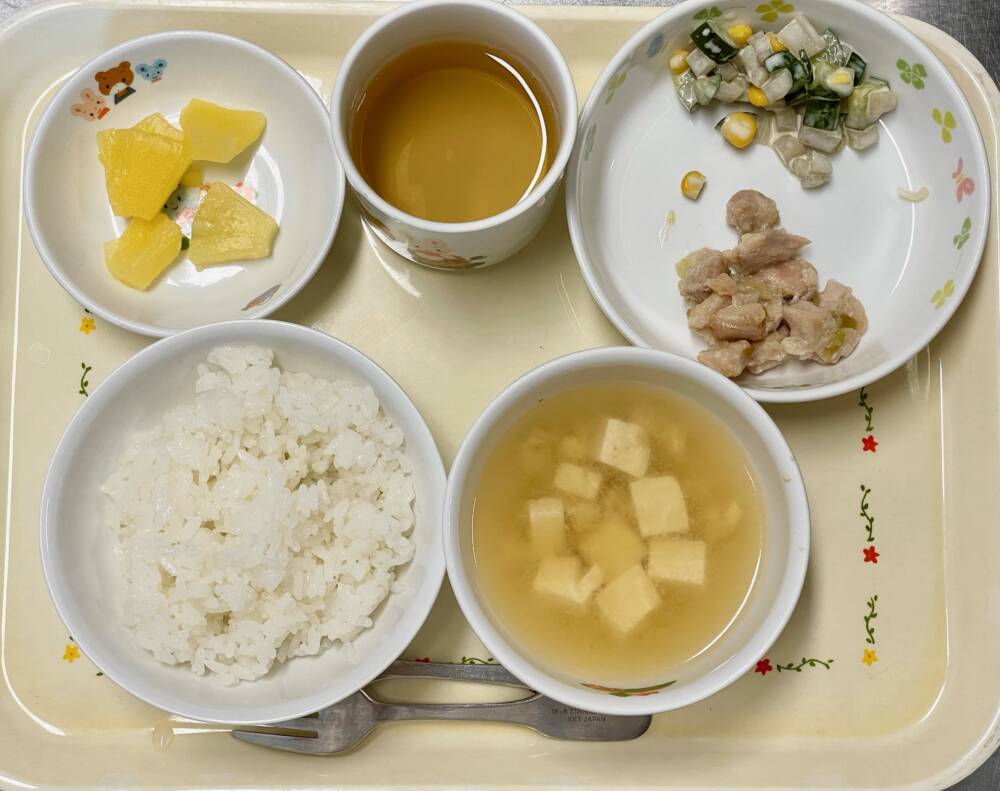 🌷今日の給食🌷