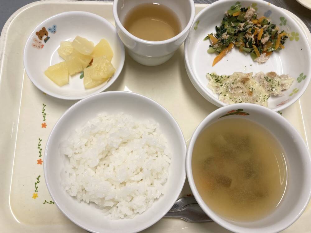 🌷今日の給食🌷