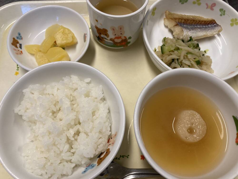 🌷今日の給食🌷