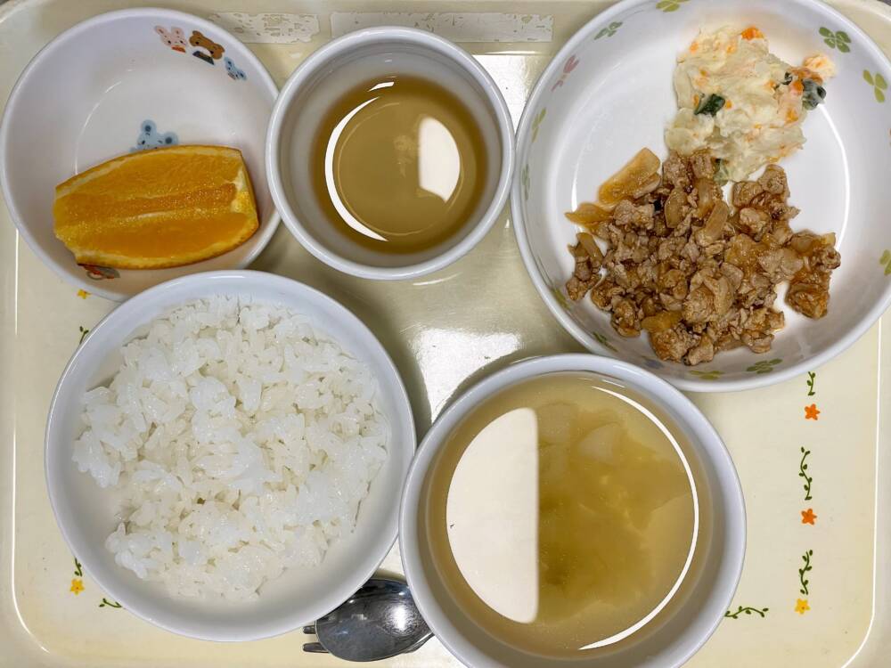 🌷今日の給食🌷