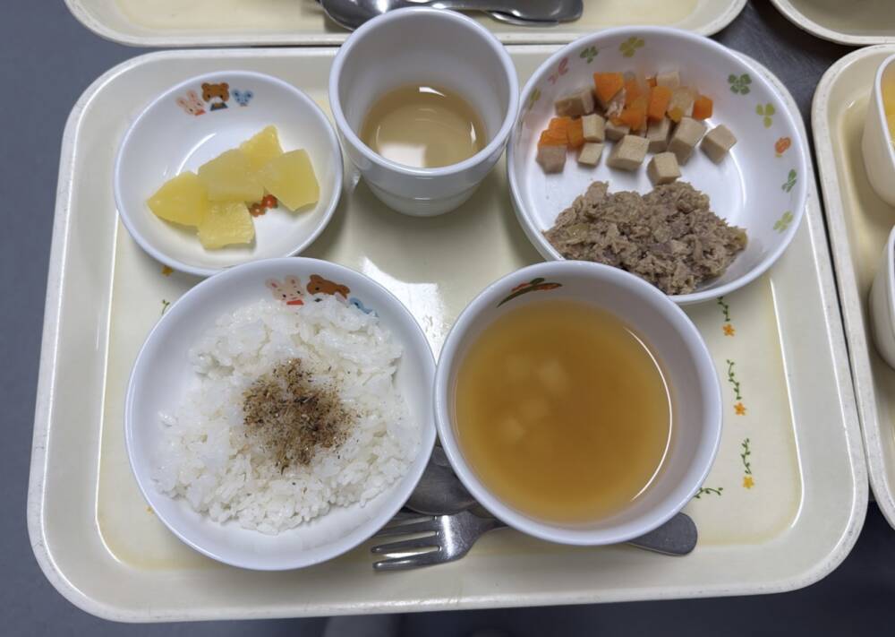 🌷今日の給食🌷